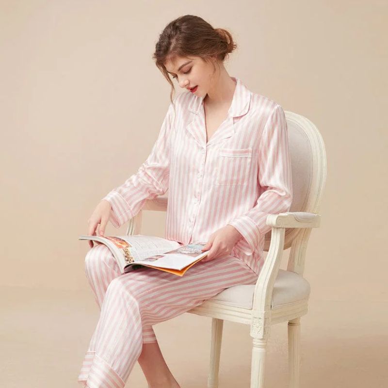 Striped silk pajamas for woman