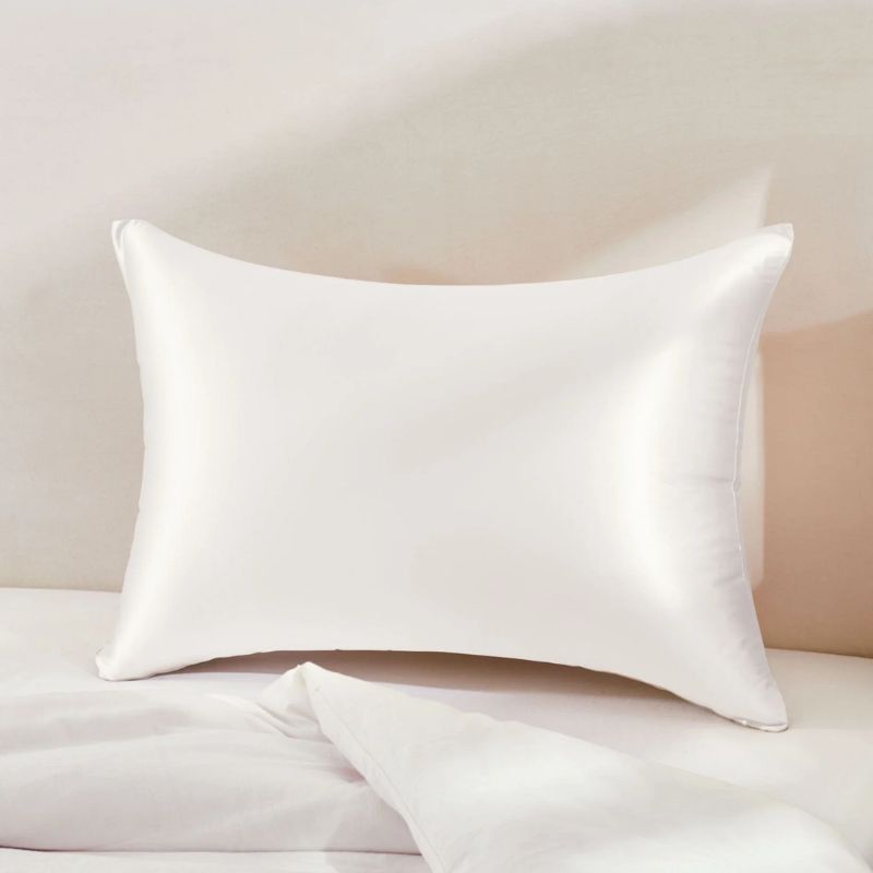 White Silk Pillowcase | Combining Elegance & Luxury