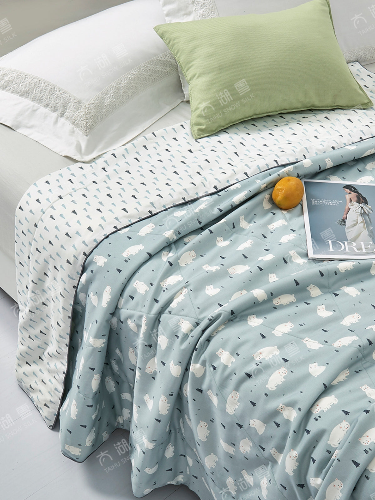 Summer Washable Silk Cooling Blanket with Geometry