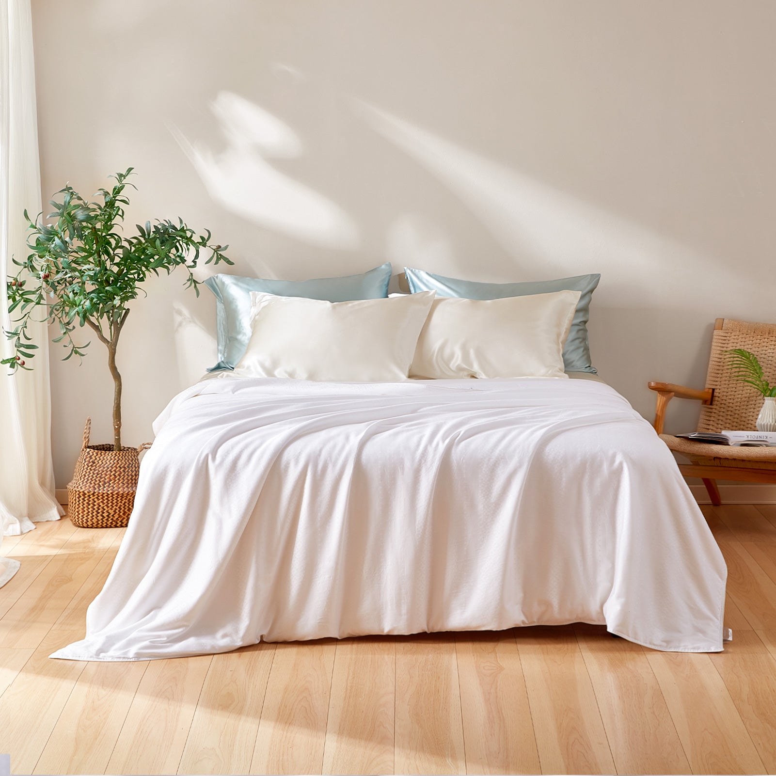 White silk comforter