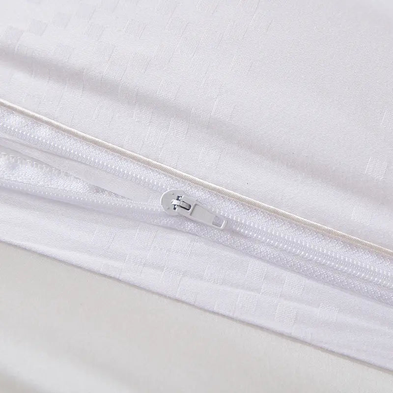 <p>Features a long side zipper, allowing you to touch and verify the premium 6A long-strand silk quality yourself.</p>