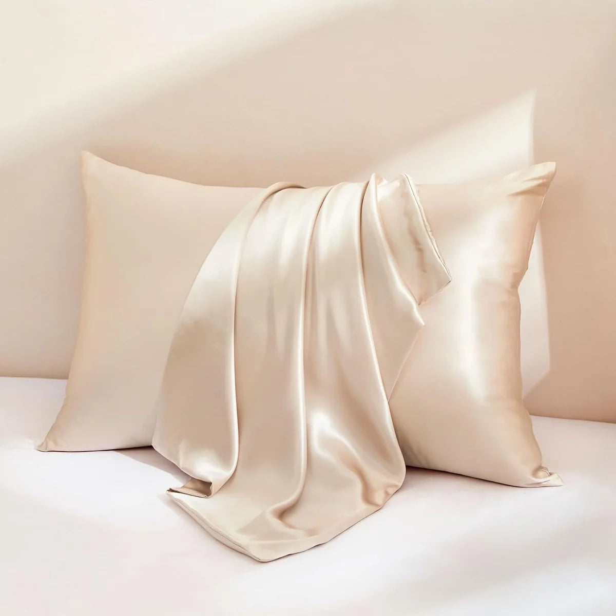 luxury-mulberry-silk-pillowcase-champagne-product-display