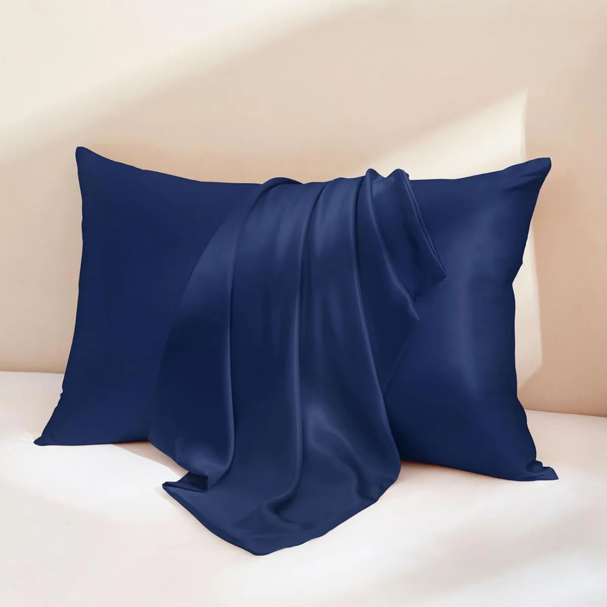 luxury-mulberry-silk-pillowcase-navy-blue-product-display