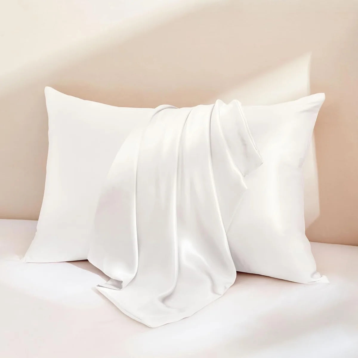 luxury-mulberry-silk-pillowcase-pearl-white-product-display